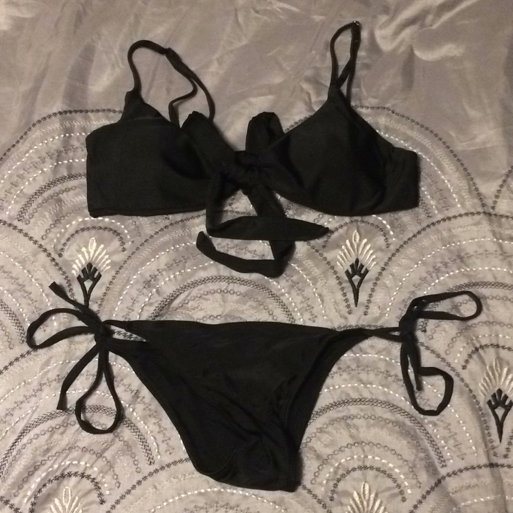 Brand new, never worn. Just doesn’t fit me right